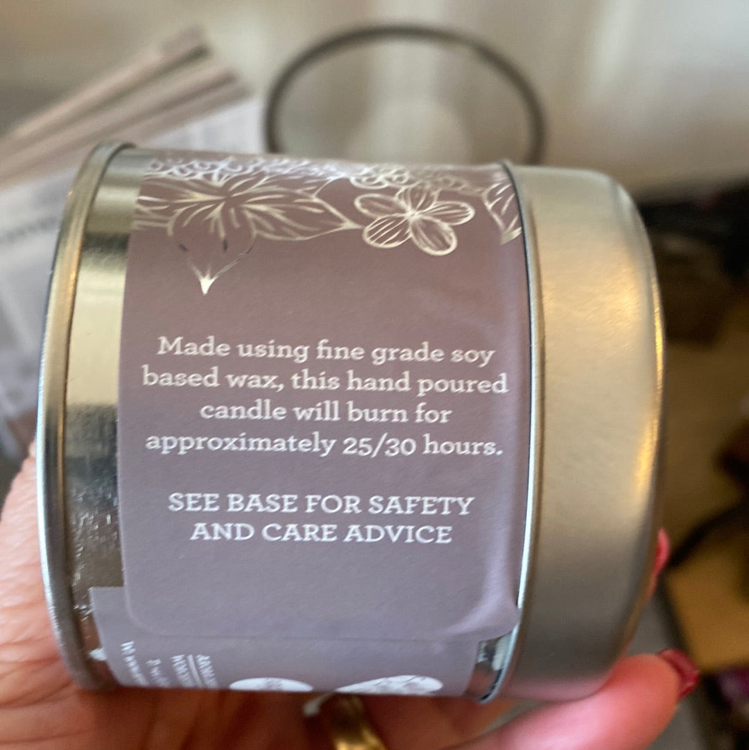 Candle in a tin for Mum