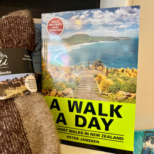 A Walk a Day - 365 Short walks in New Zealand by Peter Janssen
