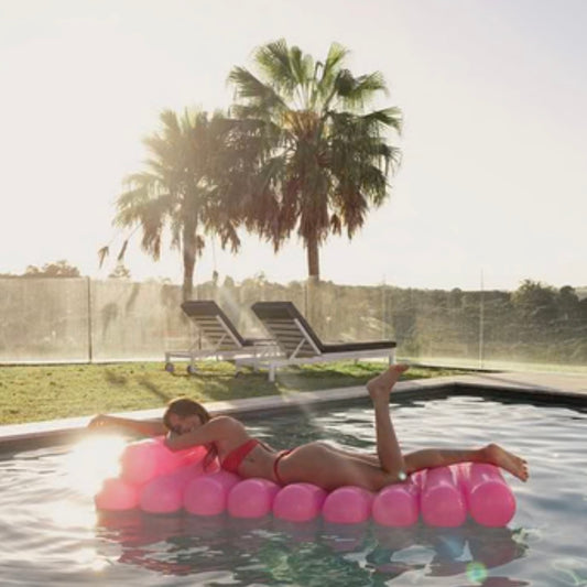 SUNNYLiFE | Neon Pink Tube Lilo