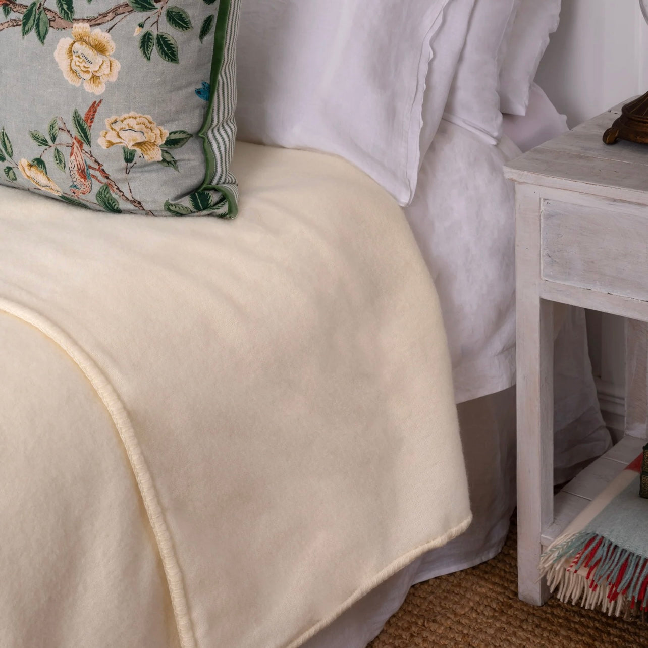 Exquisite Wool Traders | 100% Pure NZ Wool Blanket - Classic Wool White.