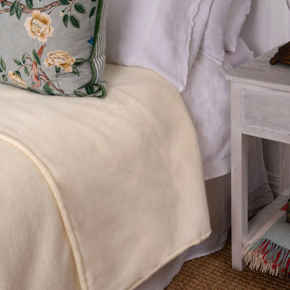 Exquisite Wool Traders | 100% Pure NZ Wool Blanket - Classic Wool White.