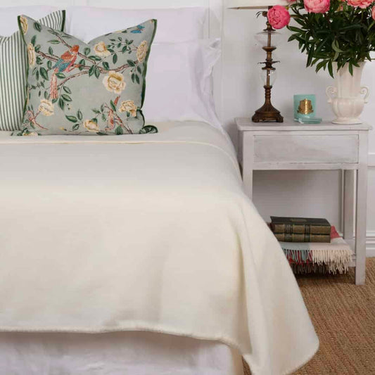 Exquisite Wool Traders | 100% Pure NZ Wool Blanket - Classic Wool White.