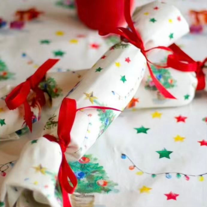 MM Linen | Feliz Navidad Christmas Cracker
