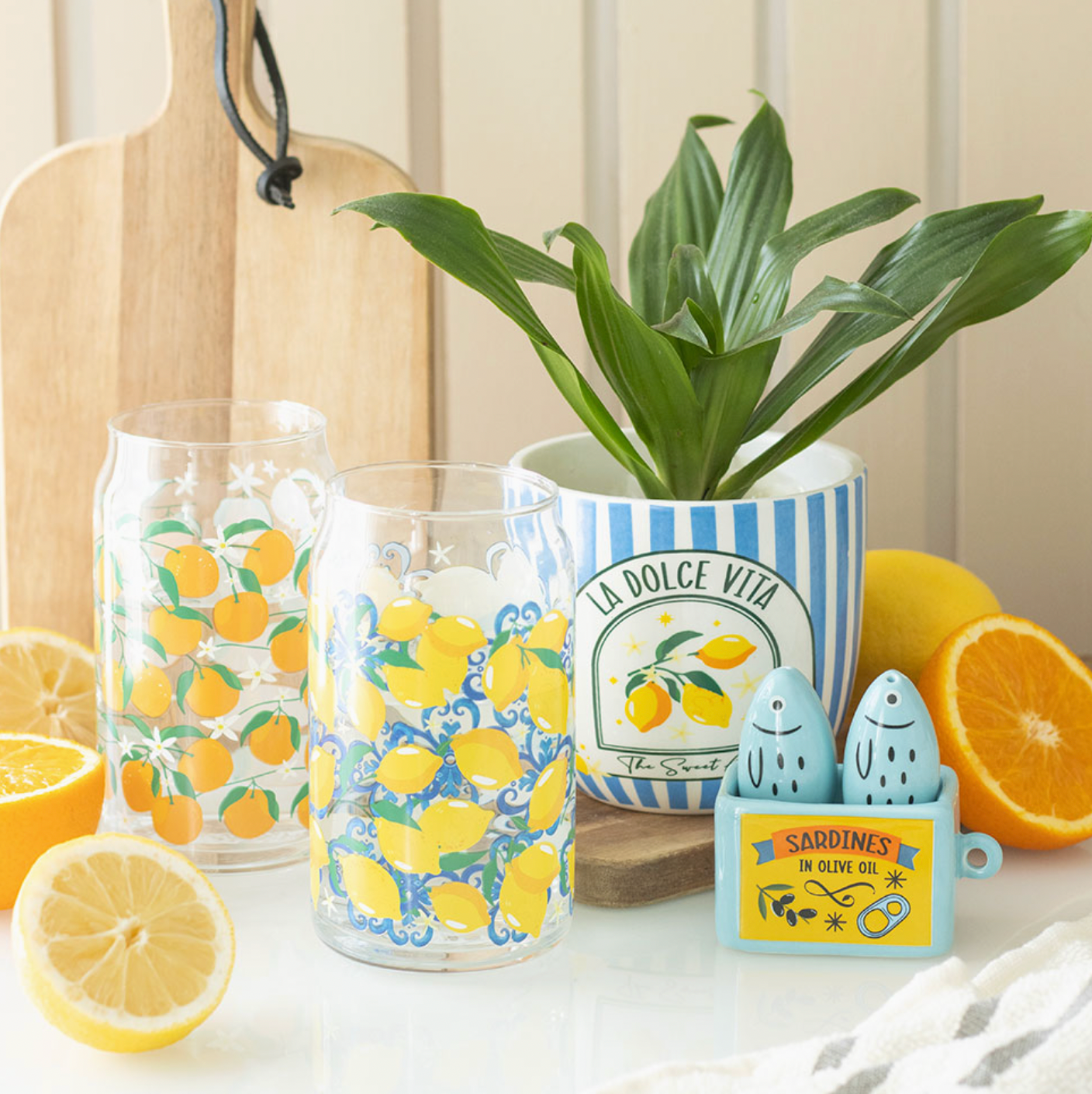La Dolce Vita Plant Pot with peace lily and lemons
